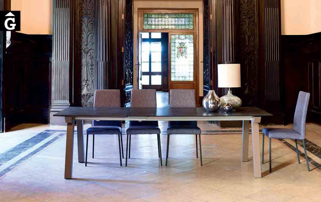 Taula-Nordic-extensible-oberta-Pure-Designs-mobles-Gifreu