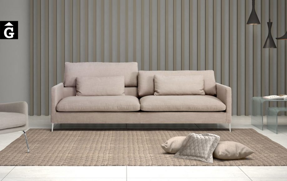 Sofà Ami 2 o 3 places ambientat Moradillo by mobles Gifreu tapisseria de qualitat sofas relax llits puff pouf chaixelongues butaques sillons