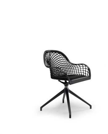 Cadira pell amb braços Guapa P MX CU de MIDJ | Disseny de Sempere |Taules i cadires de disseny actual | modern i conservador| casual i elegant | mobles Gifreu | Productes de qualitat