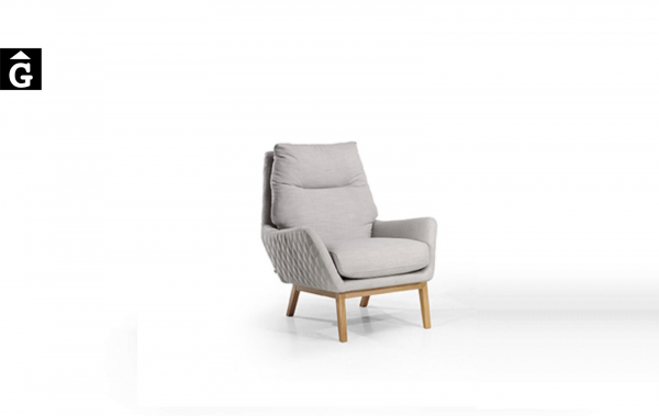 Butaca Kusu potes fusta Moradillo by mobles Gifreu tapisseria de qualitat sofas relax llits puff pouf chaixelongues butaques sillons