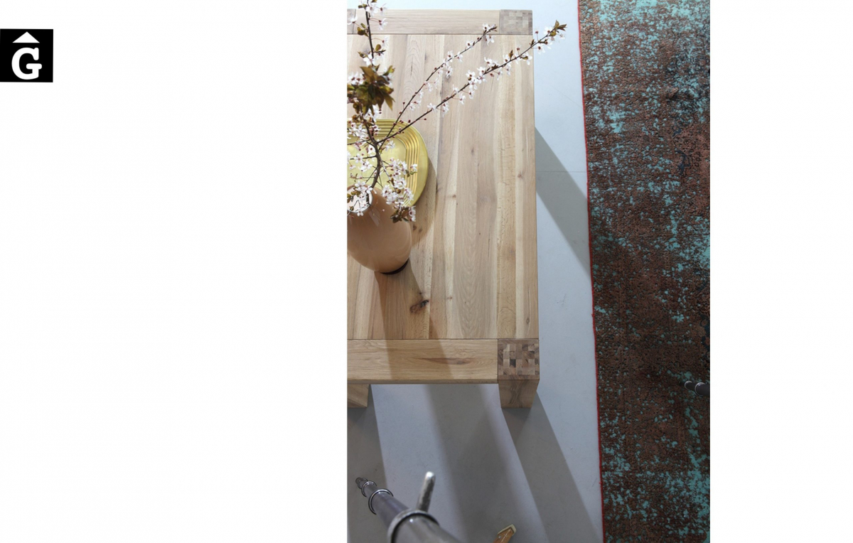 Taula massissa de roure Minibrooklyn detall sobre i potes