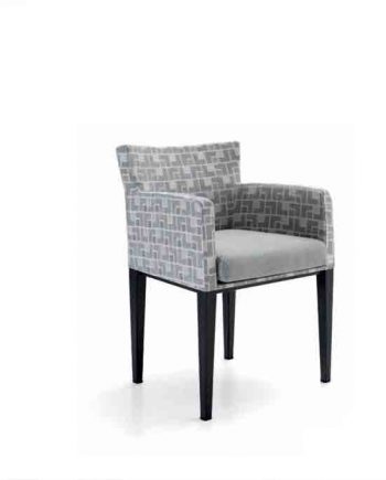 Cadira-de-braçaos-Jessi-Pure-Designs-mobles-Gifreu