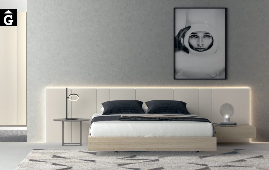 Habitació llit gran capçal panel llis Seven | Besform mobles Gifreu Girona qualitat i a mida