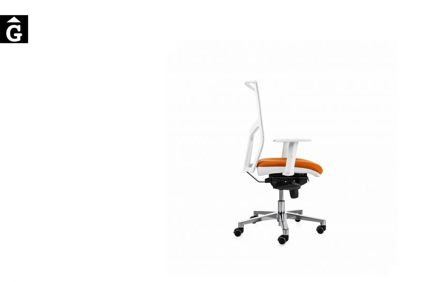 Cadira despatx Akita Pro | Blanc i taronja | Vista lateral | Dile | mobiliari d'oficina molt interessant | Dileoffice | mobles Gifreu | botiga | Contract | Mobles nous oficina