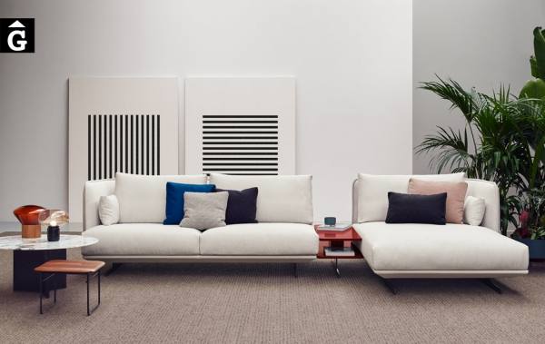 Sofà Joquer Serene chaise longue potes altes metall | Vista frontal | Joquer | Sofàs a mida | grans | llargs | Moderns | Modulars | per la teva llar | Comprar sofà | mobles Gifreu | Botiga | Distribuïdor Girona