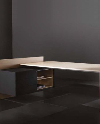 Taula despatx executiu Vektor | Forma 5 | mobiliari d'oficina molt interessant | mobles Gifreu | botiga | Contract | Mobles nous d'oficina
