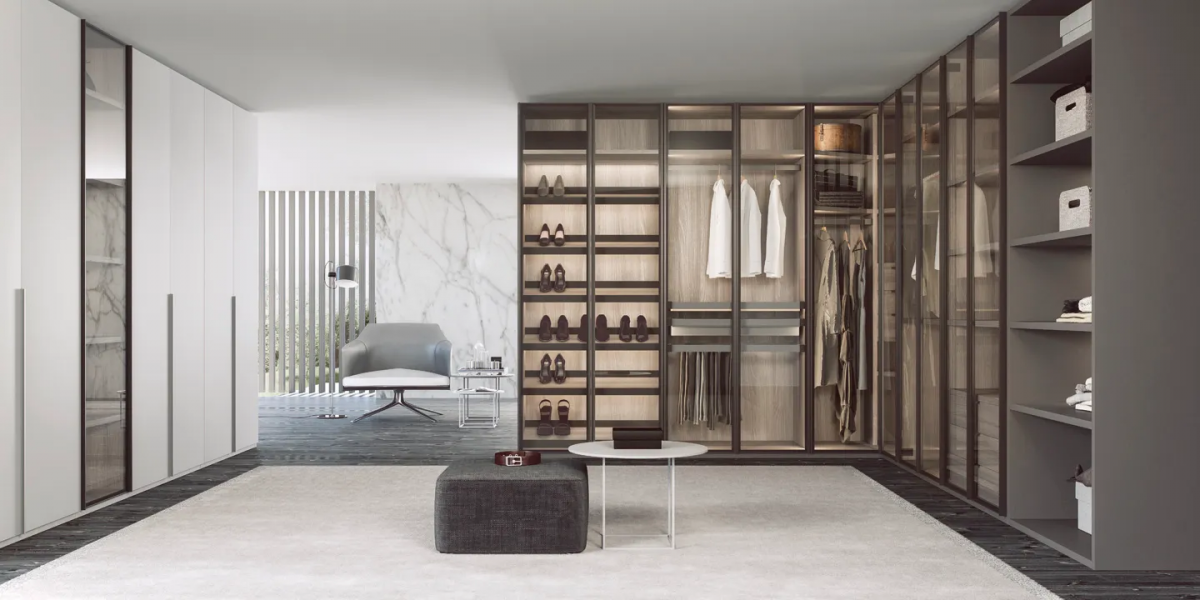 Vestidor amb armaris porta batent expositora