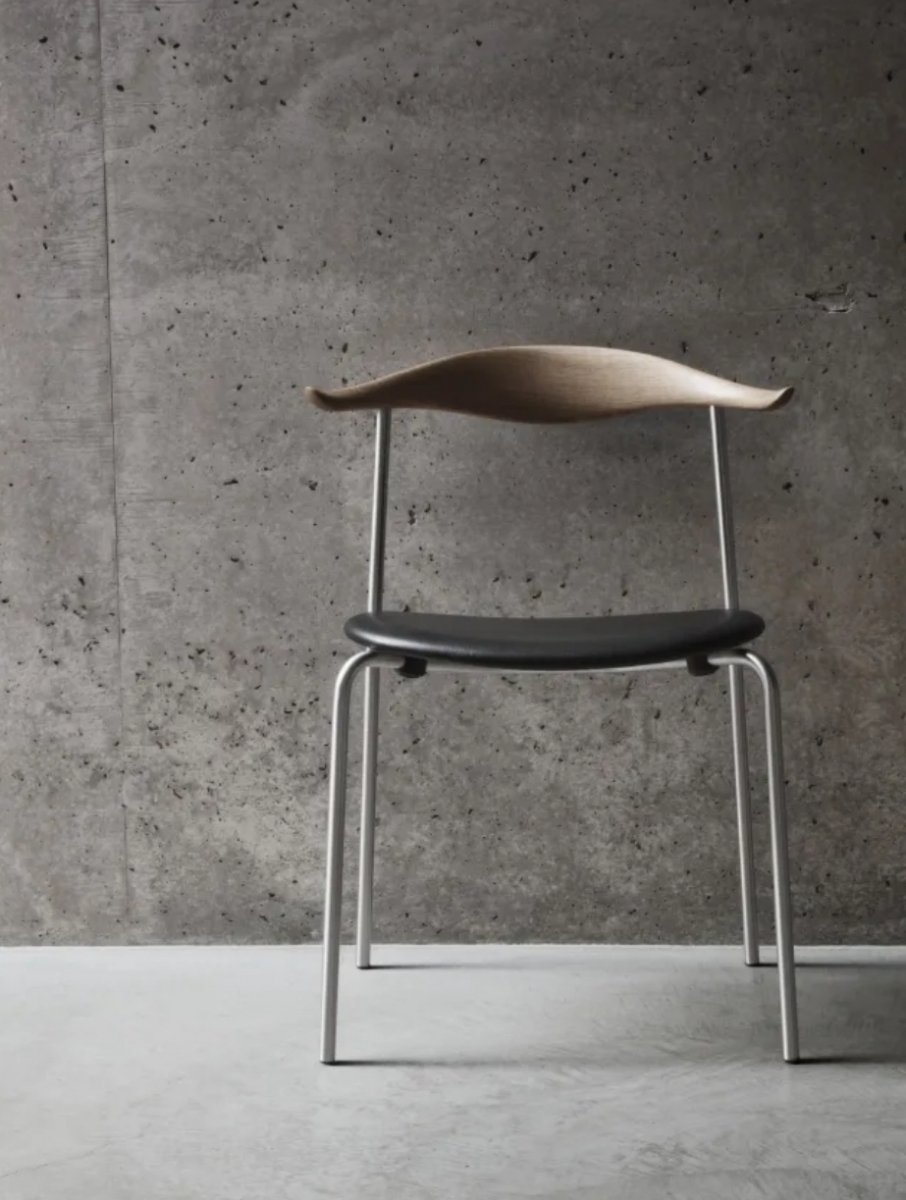 Cadira amb potes d'acer|CH88P