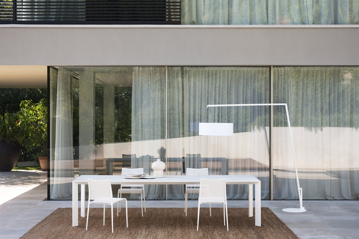 Cadira lleugera d'exterior Sand Light -