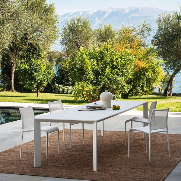Cadira lleugera d'exterior Sand Light -