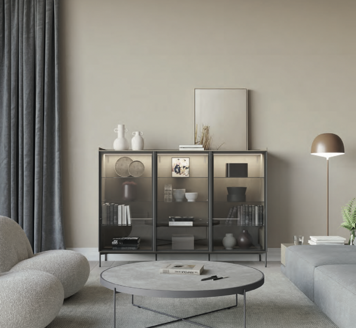 Vitrina Glass tres portes acabada amb roure