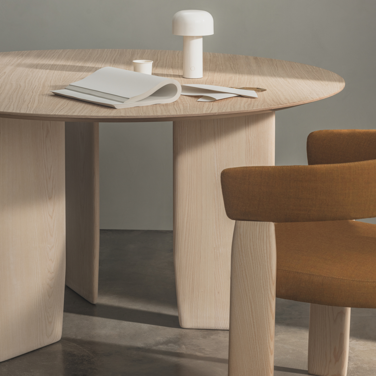 Taula Oru Andreu World — Elegància i disseny escultòric premium